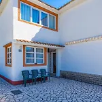 Emily Apartman *
