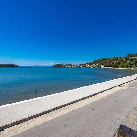 Emily Апартаменты *