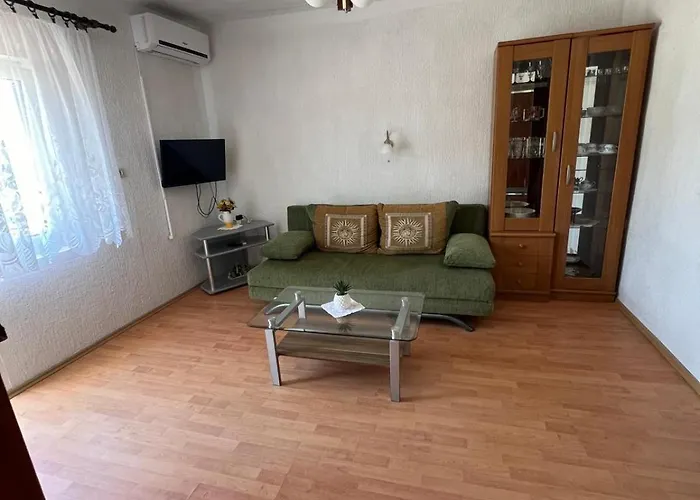 Апартаменты Emily Кампор