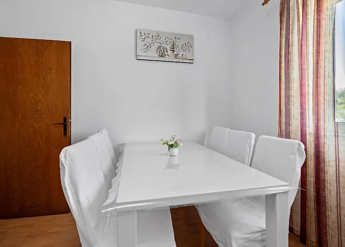 Апартаменты Emily Кампор