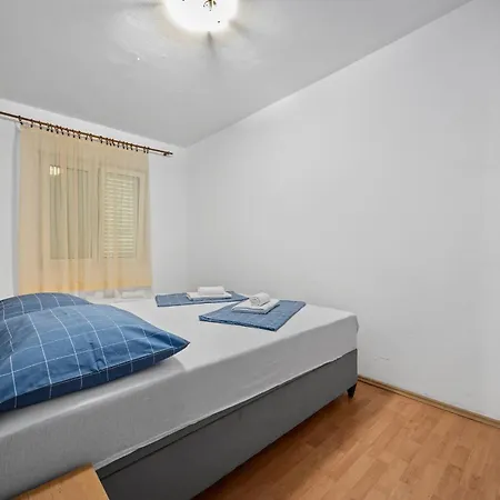 Emily Apartamento Kampor