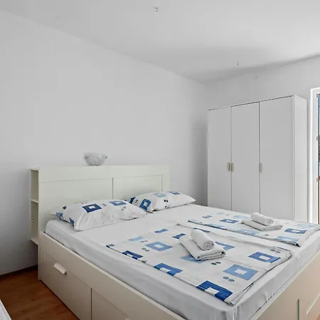 Emily Apartamento Kampor