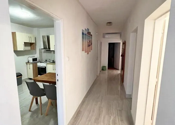 Emily Apartman Kampor